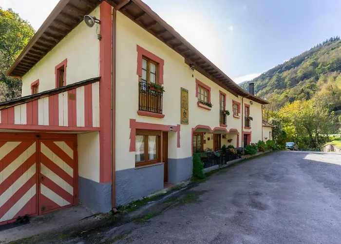 Casa De Aldea La Pescal